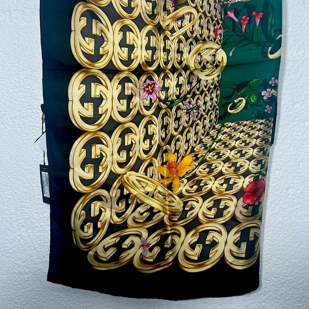 Gucci Black and Gold Logo Scarf 34x34 NWT